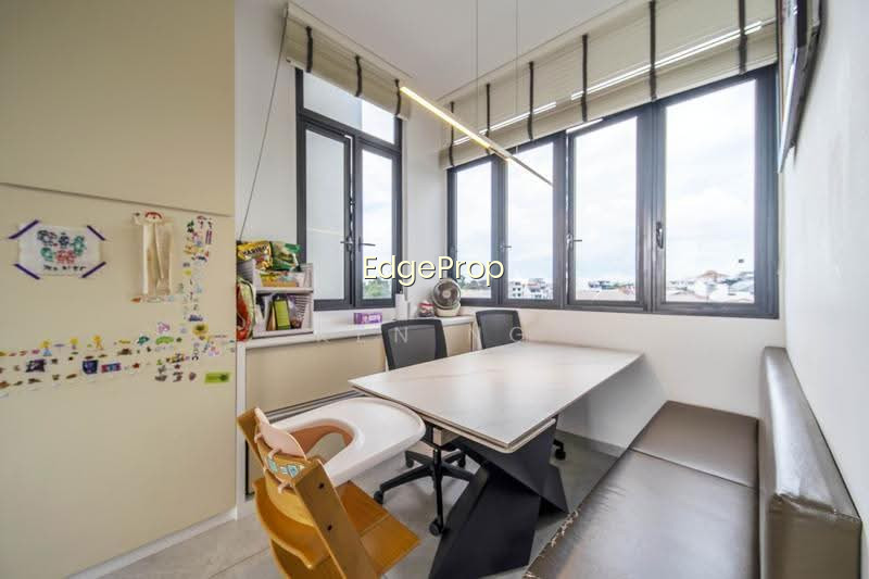 PARKWOOD RESIDENCES photo 4