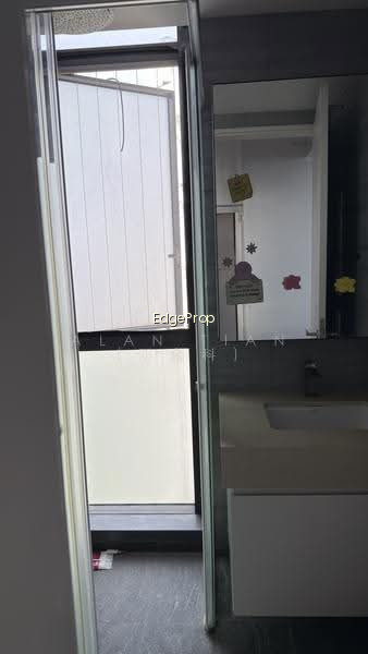 SLOANE RESIDENCES photo 2