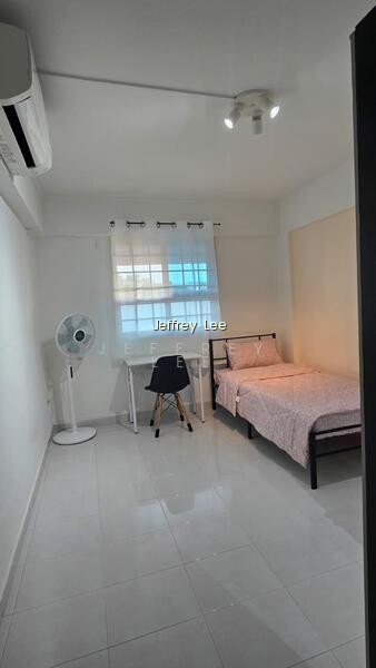 181 ANG MO KIO AVENUE 5 image 1 of 8