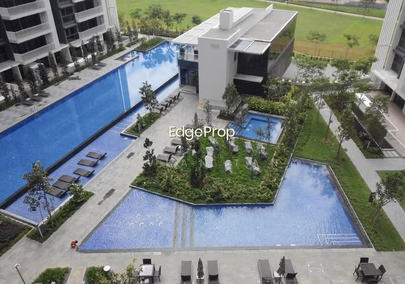 THE LAKEFRONT RESIDENCES photo 2
