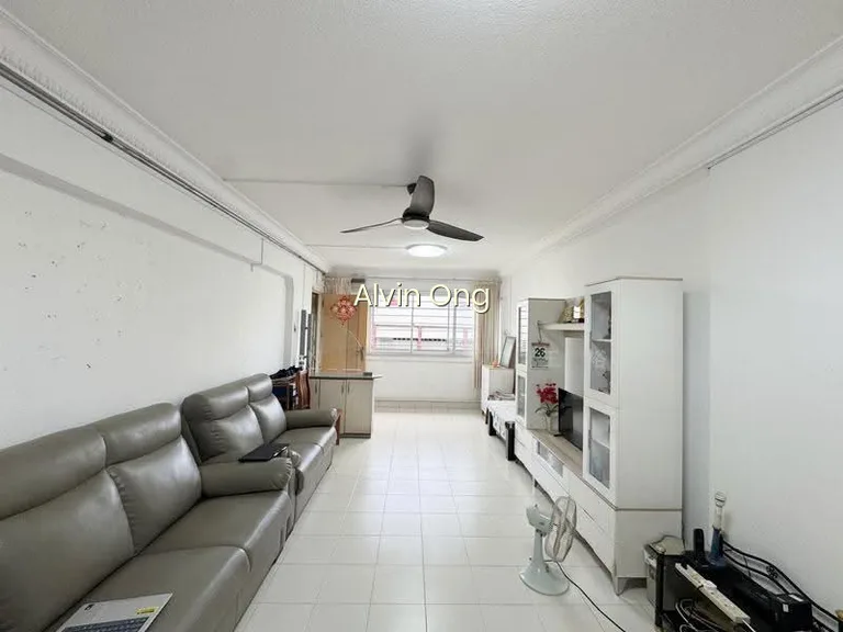 671 Hougang Avenue 8 image 1 of 9