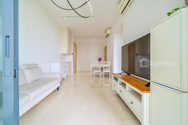 THE LUXURIE photo 2