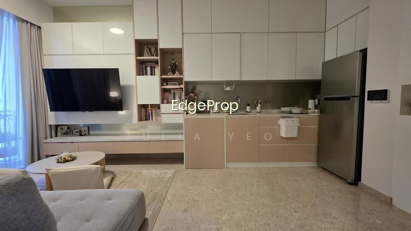 THE LUXURIE photo 4