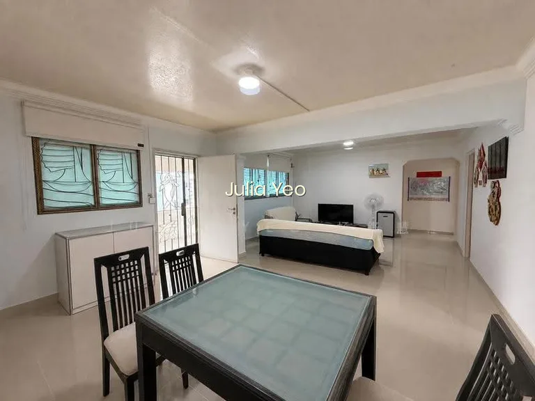 871 Tampines Street 84 image 1 of 10