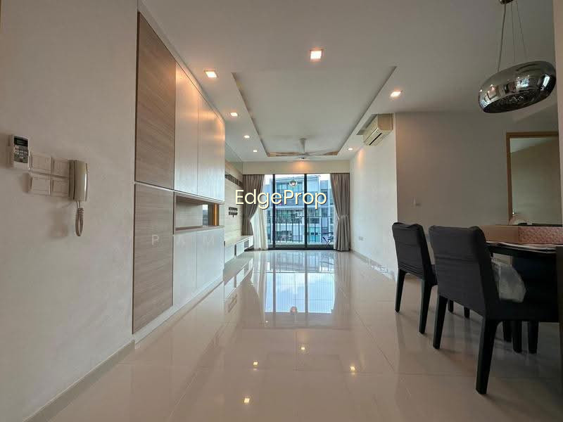 ESPARINA RESIDENCES image 1 of 8