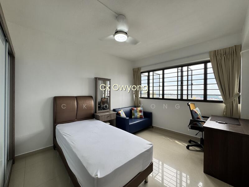 729 ANG MO KIO AVENUE 6 image 1 of 8