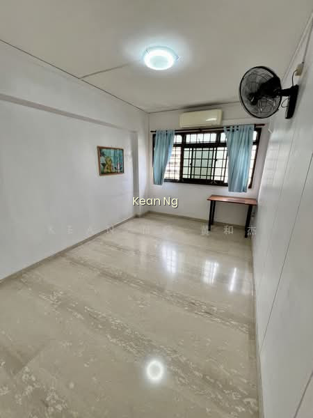 478 SEMBAWANG DRIVE image 1 of 9
