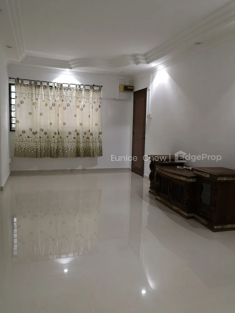 270 Tampines Street 21 image 1 of 10