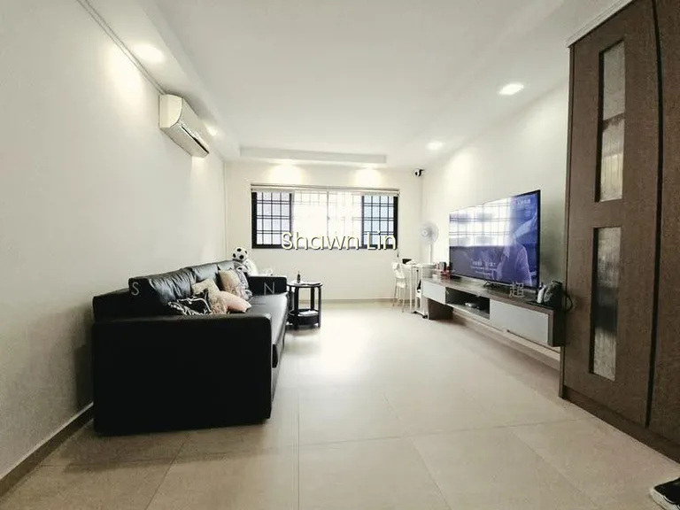 251 Tampines Street 21 image 1 of 10