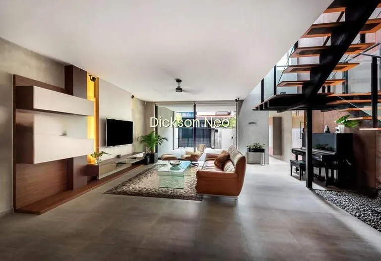 Timeless Modern Architecture D10. 1 Km Henry Park. Dickson 94.88.40.80 image 1 of 4