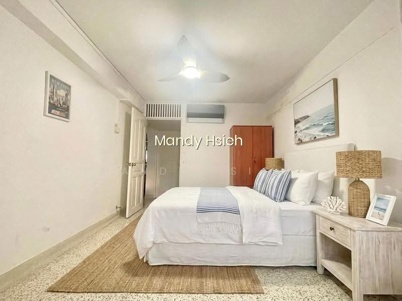 47 MARINE CRESCENT image 1 of 10