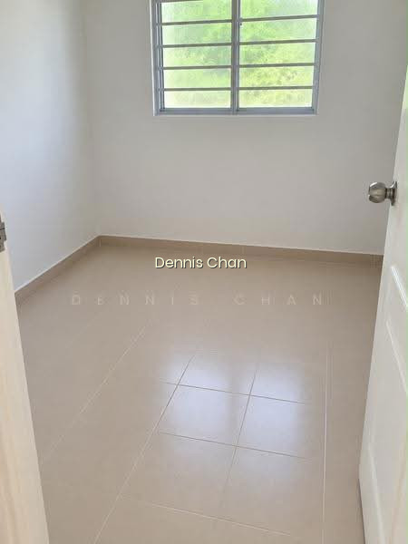 120 HO CHING ROAD image 1 of 7