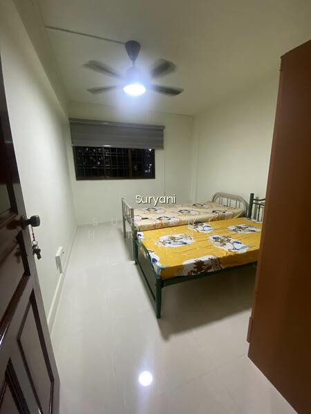 704 YISHUN AVENUE 5 image 1 of 9