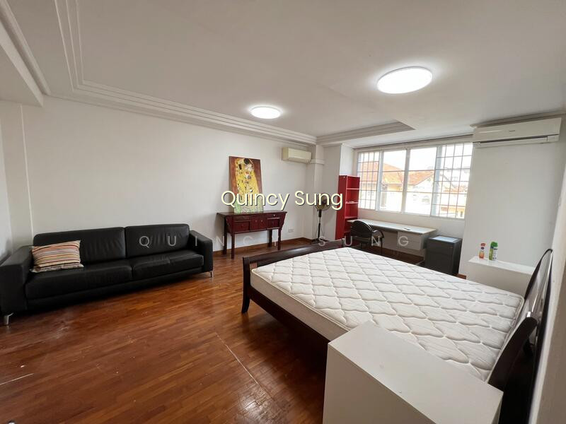 BARTLEY RISE ESTATE 23A EDEN GROVE HOUSE SERANGOON MRT image 1 of 10