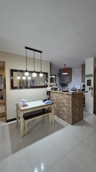 122A Punggol Edge image 1 of 10