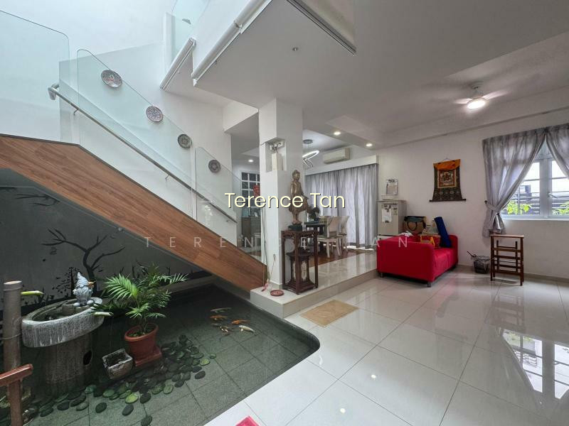 RARE FREEHOLD LANDED ! 1 KM TO NANYANG PRI ! image 1 of 5