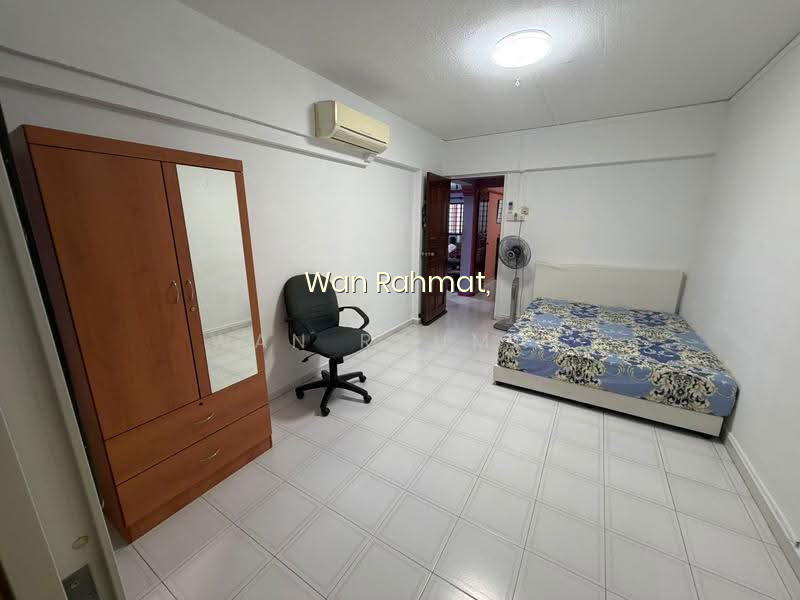 450 JURONG WEST STREET 42 image 1 of 9