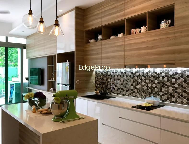 KINGSFORD HILLVIEW PEAK image 1 of 10