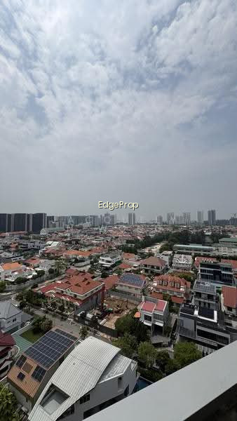 Grand Dunman image 1 of 10