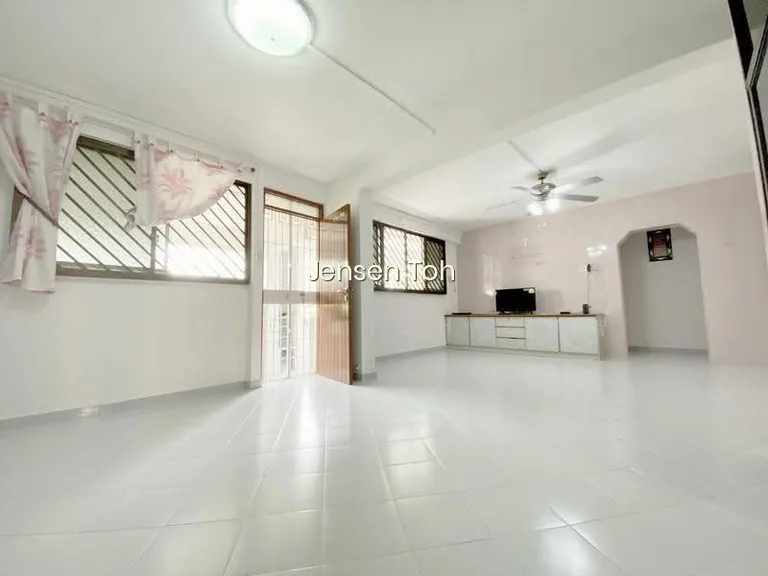 302 Yishun Central image 1 of 10