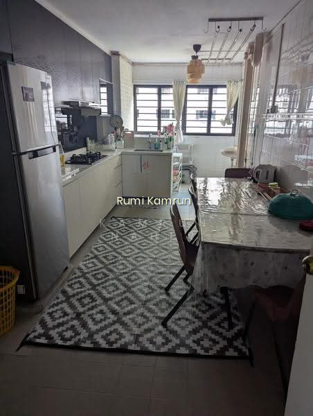 511 WEST COAST DRIVE image 1 of 10