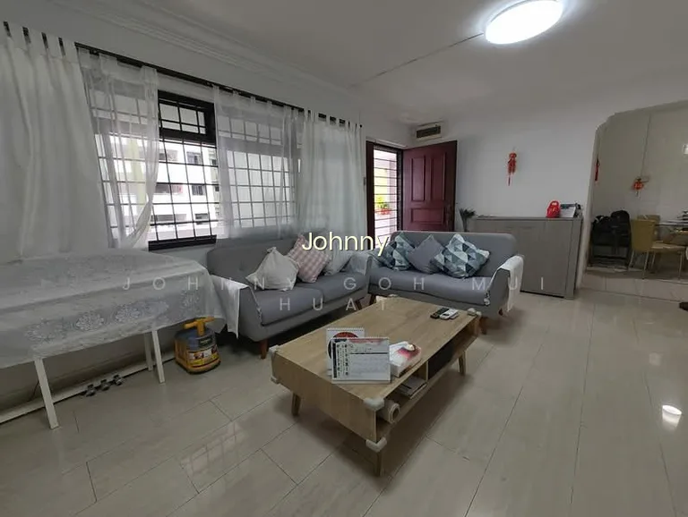 412 Sembawang Drive image 1 of 10