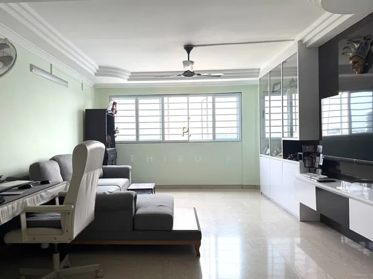 227 Jurong East Street 21 image 1 of 10