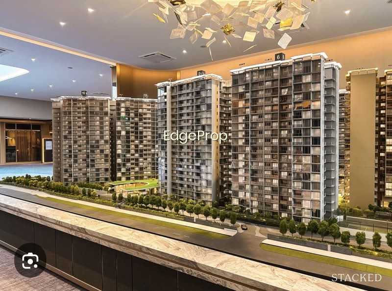 Grand Dunman image 1 of 10