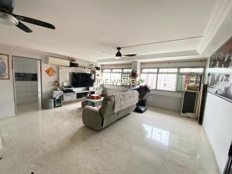 574 Pasir Ris Street 53 image 1 of 8