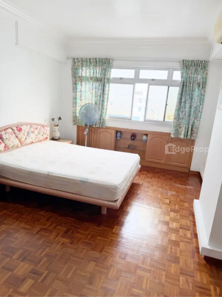 717 Pasir Ris Street 72 image 1 of 3