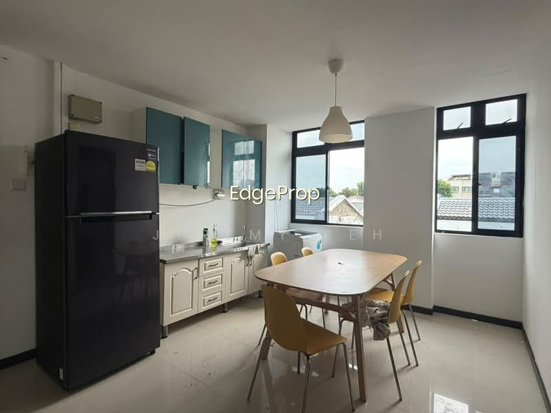 APARTMENT SUITABLE FOR WORKERS ALONG CHANGI ROAD image 1 of 5