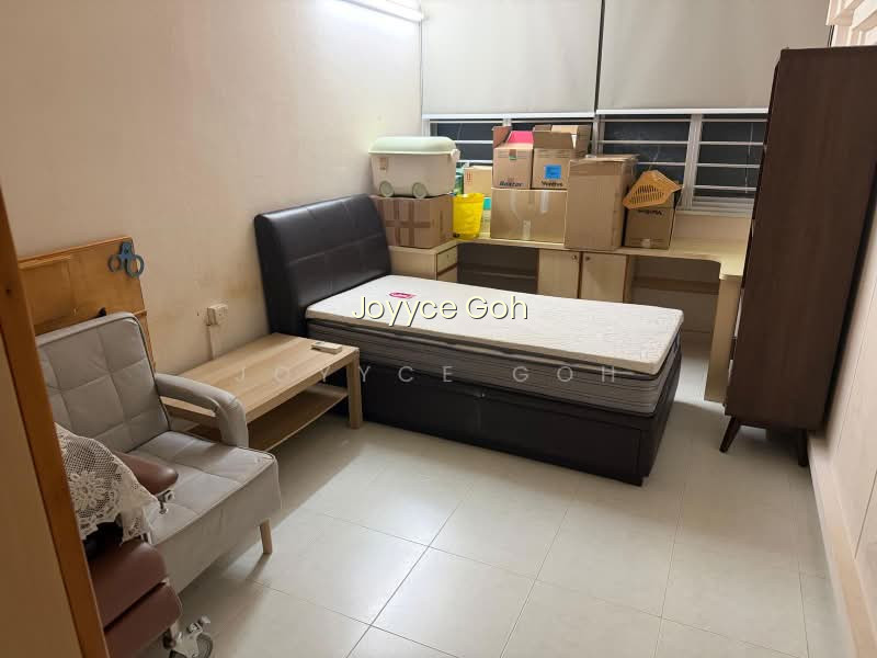 886 TAMPINES STREET 83 image 1 of 8