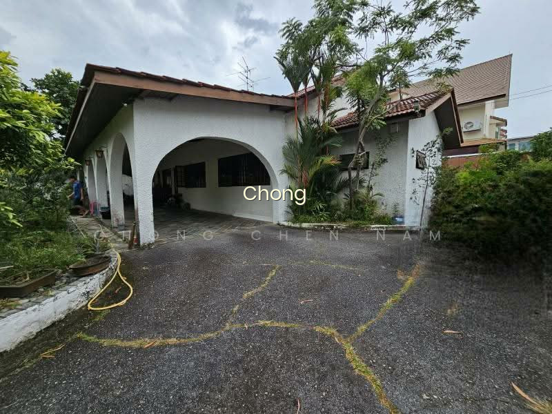 ORIGINAL FRANKEL SINGLE STOREY BUNGALOW FOR REBUILD image 1 of 5