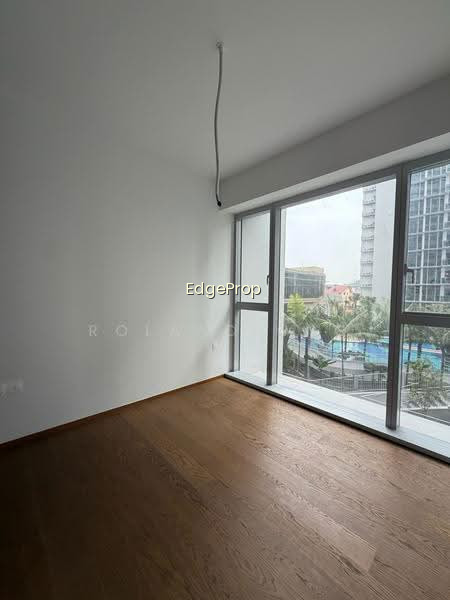 Grand Dunman image 1 of 10