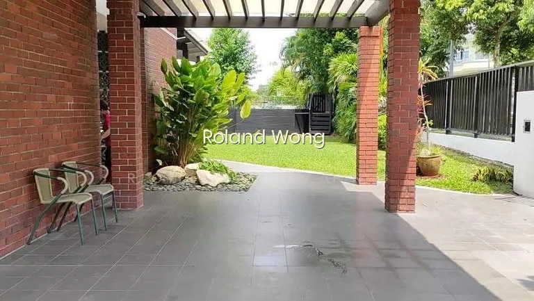 Single Storey Bungalow With Pool at Chestnut for Rent image 1 of 10