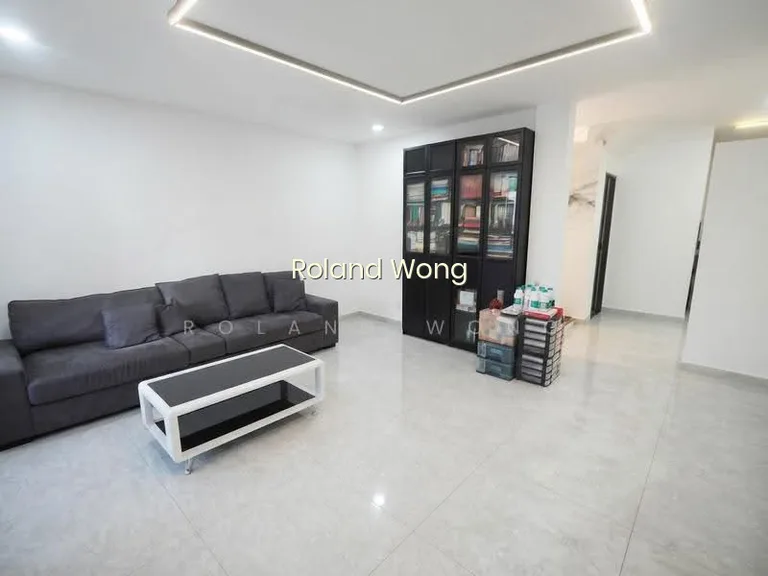 2 Storey Modern Renovated Terrace at Daisy Avenue image 1 of 10