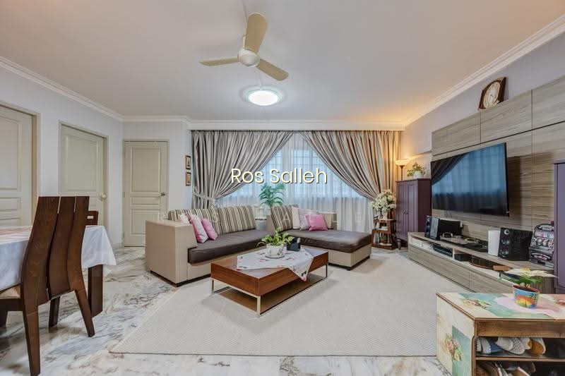 284 Tampines Street 22