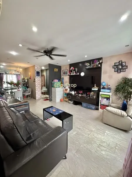 Yishun Sapphire image 1 of 10