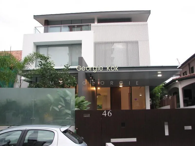 Luxurious Bungalow With Private Pool in Orchard Vicinity image 1 of 10