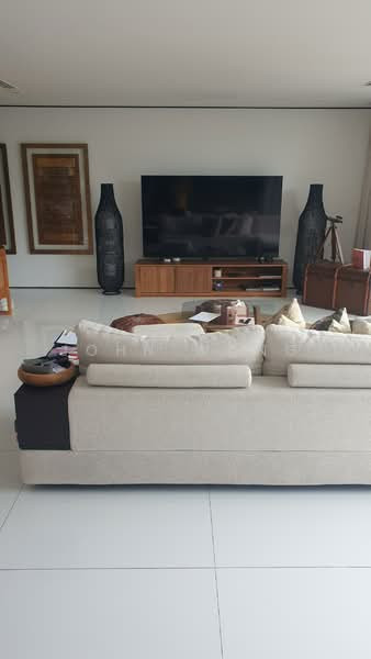 Oxley Residence image 1 of 10