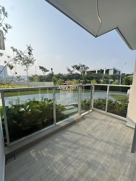 Grand Dunman image 1 of 10