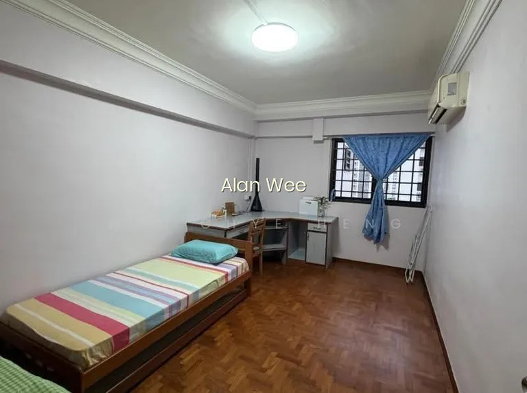 112 Bukit Batok West Avenue 6 image 1 of 9