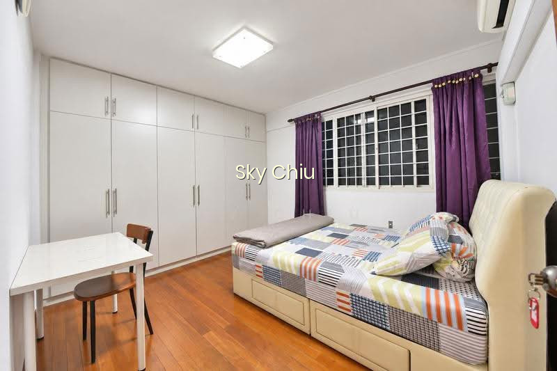217 LORONG 8 TOA PAYOH image 1 of 10