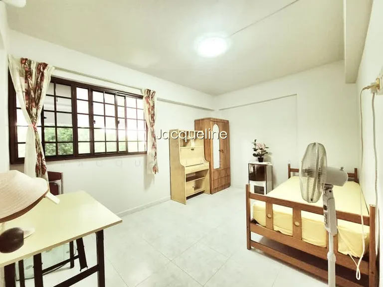 528 Jurong West Street 52 image 1 of 7