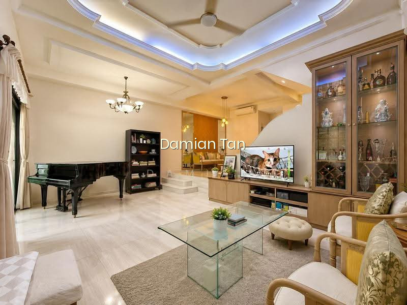 Rare Inter Ter Near Namly Precinct & Bus Stops Sixth Avenue MRT Station Able to Max Up to 3.5-Sty image 1 of 10