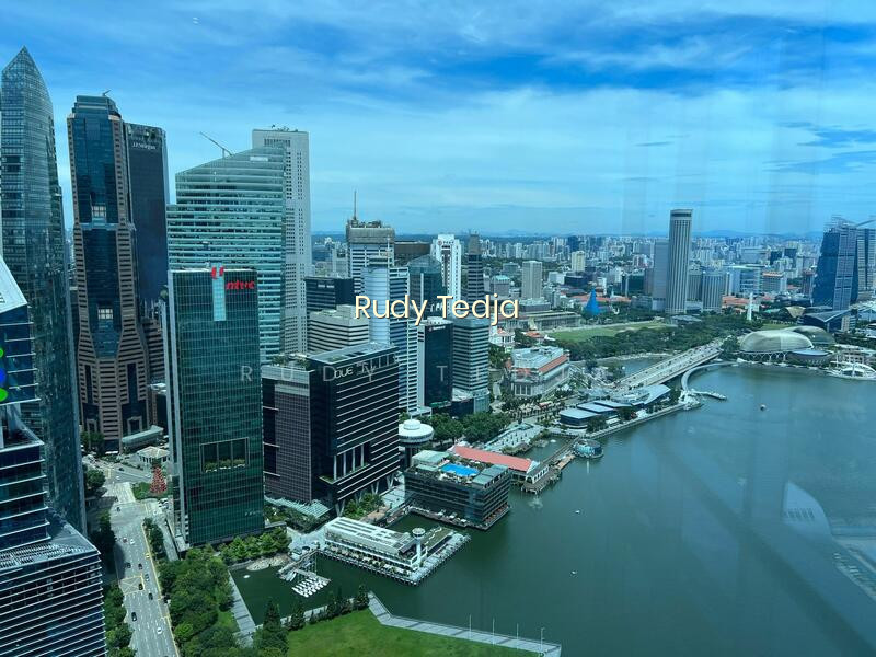 Marina Bay Residences image 1 of 10