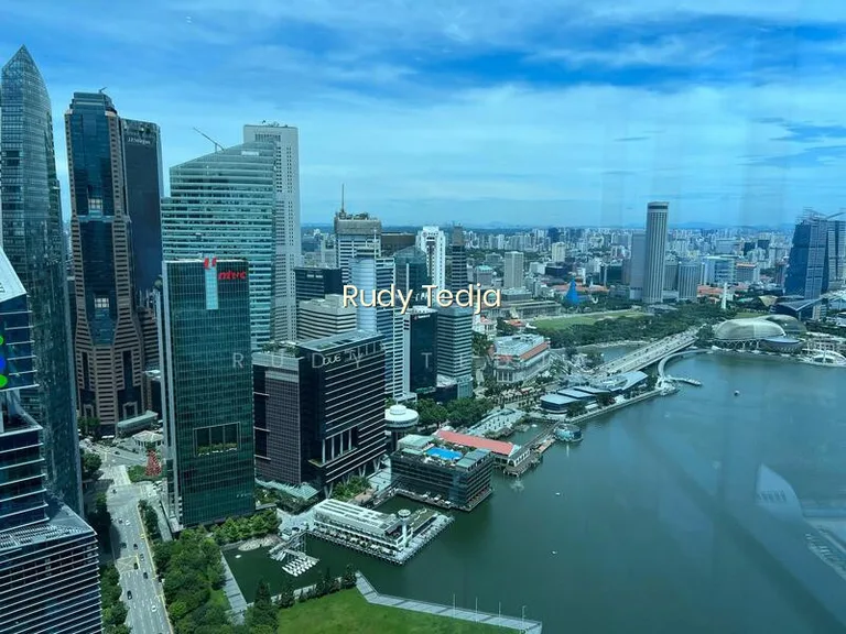Marina Bay Residences image 1 of 10