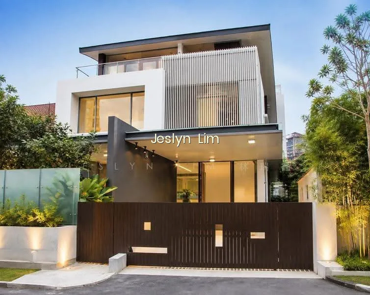One Tree Hill Bungalow With Pool image 1 of 10