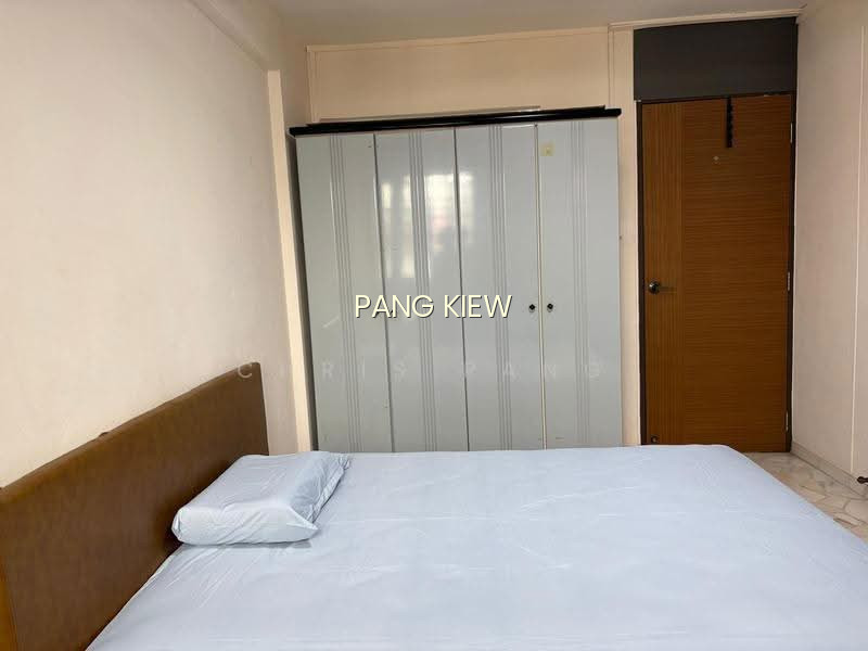 412 TAMPINES STREET 41 image 1 of 9