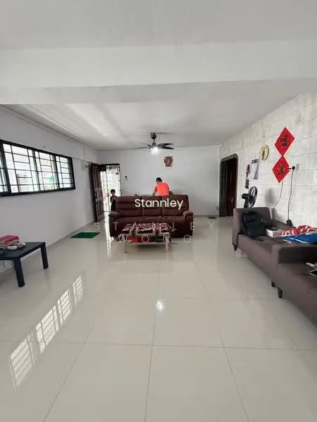 4A Jurong East, High Floor, Door to Door, Chinese image 1 of 8